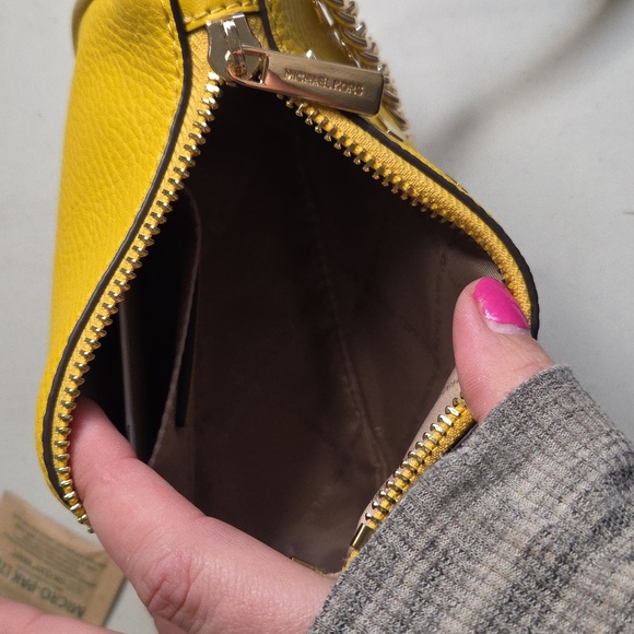 Michael Kors Yellow Crossbody Bag with Gold Chain - Picture 5 of 6